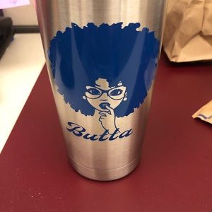 Meet your Posher, Nakia